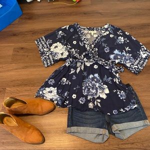 Jessica Simpson Maternity Large top blouse only